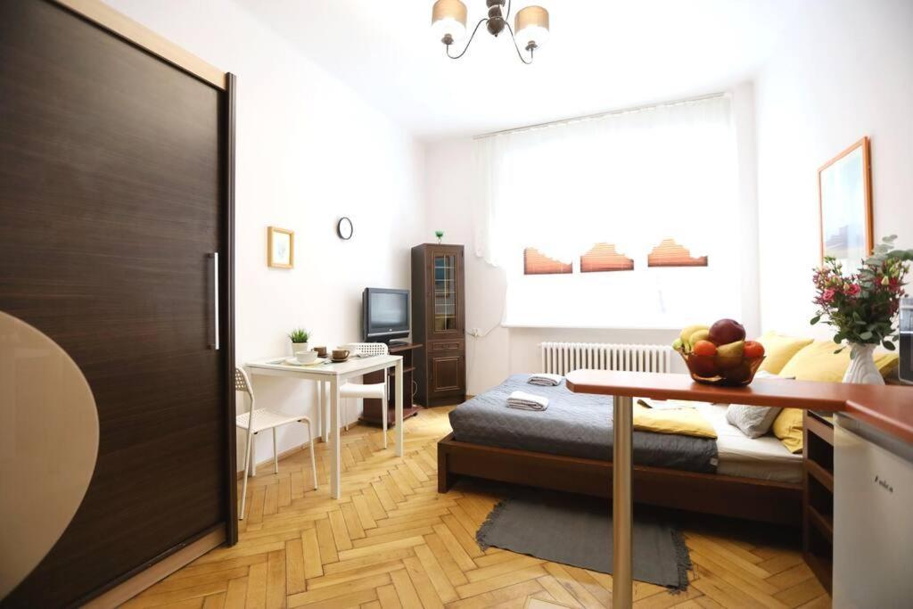 Batorego Cosy Apartment Krasków Exterior foto